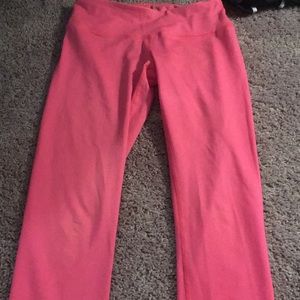 Coral capri leggings